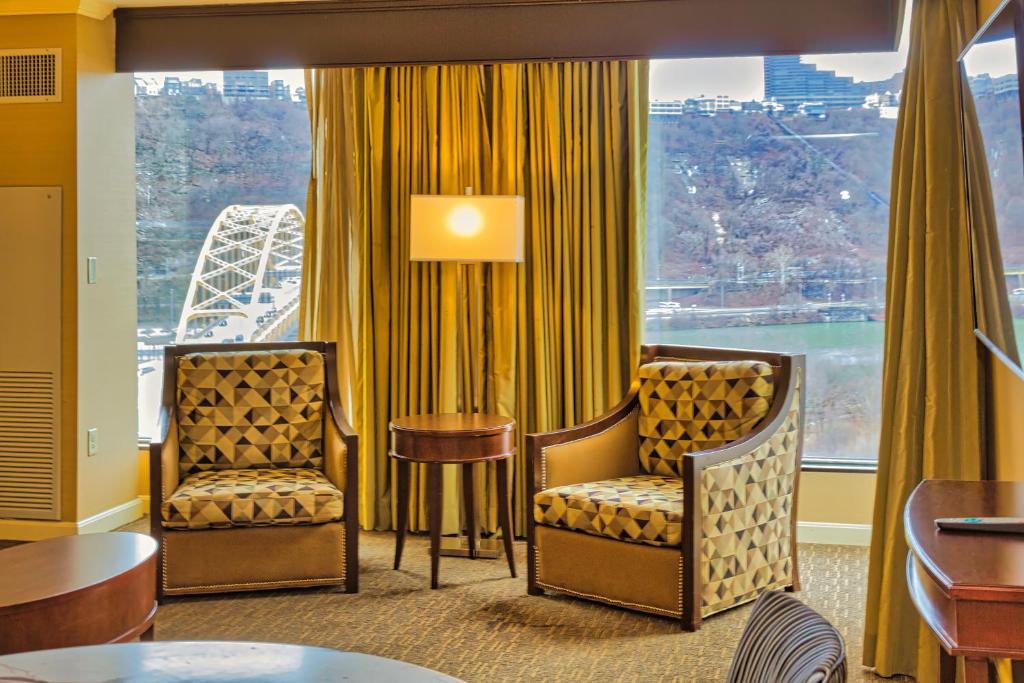 Wyndham Grand Pittsburgh photo