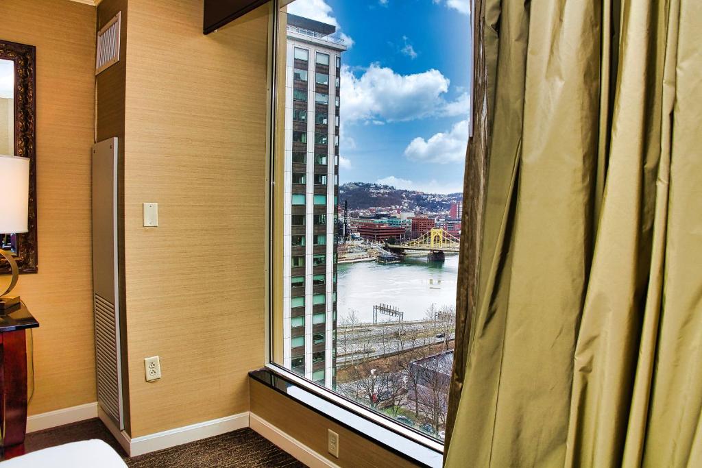 Wyndham Grand Pittsburgh photo