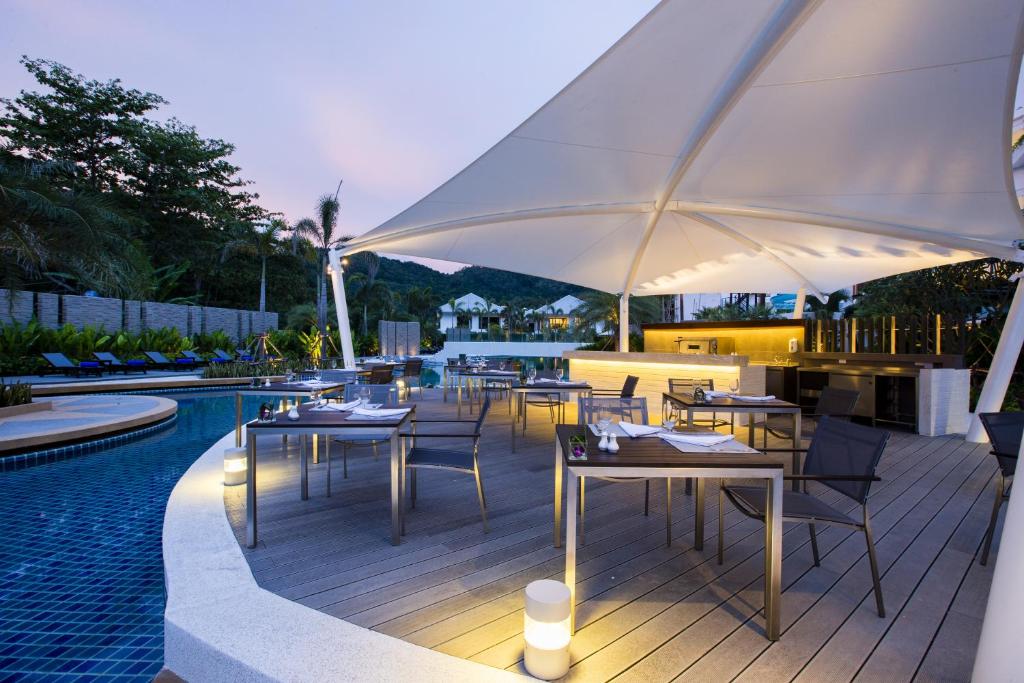 Bazén v ubytování Holiday Inn Resort Phuket Karon Beach by IHG nebo v jeho okolí