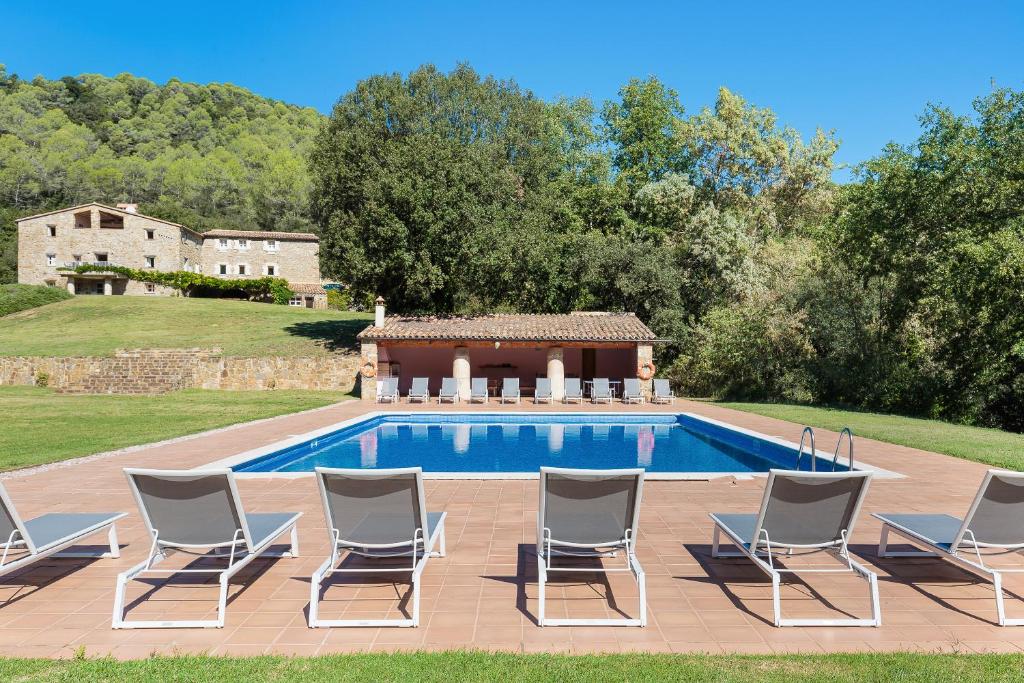 Bazén v ubytování B&B Can Jan nebo v jeho okolí