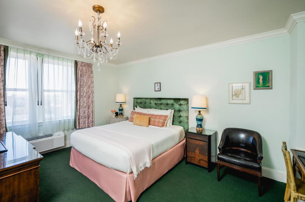 Pontchartrain Hotel St. Charles Avenue - 