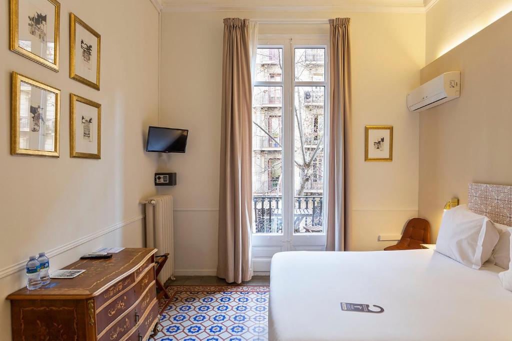 رزرو هتل و هاستل، میلتون بارسلونا بوتیک B&B, 09197245267