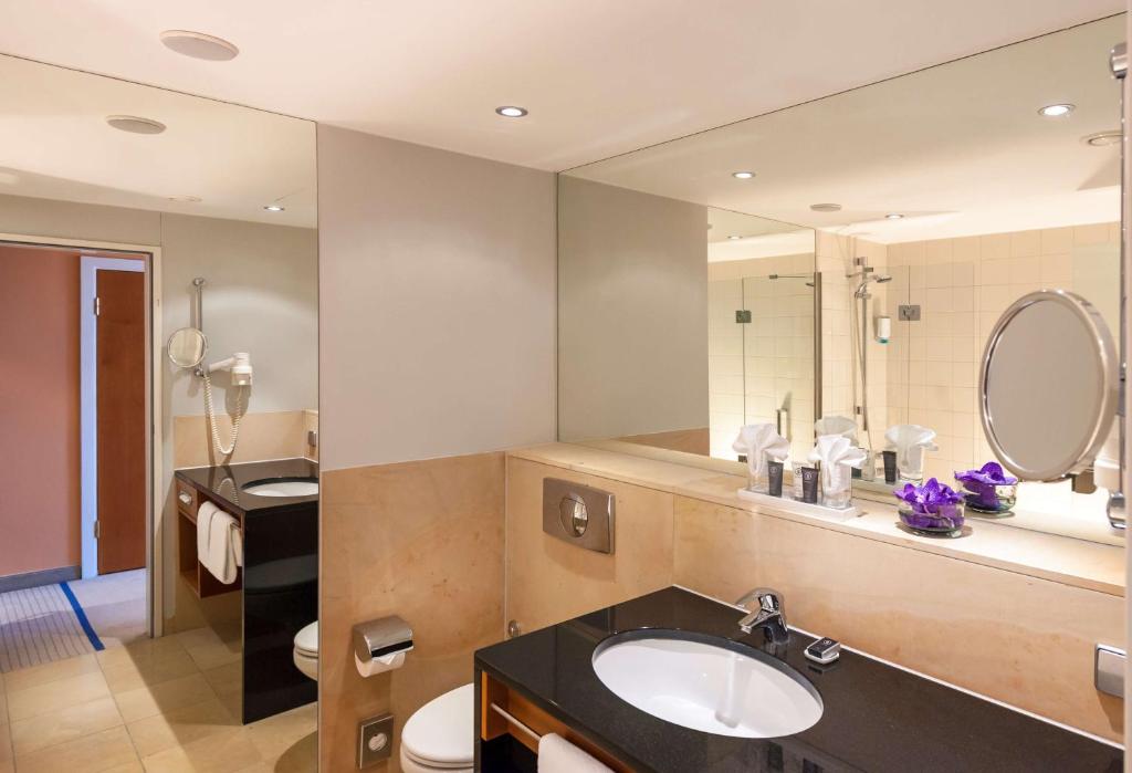 Dorint Main Taunus Zentrum Frankfurt Sulzbach - Resim 39