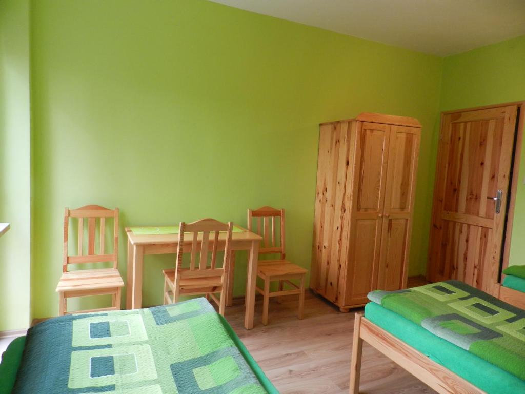 Pokoje Gościnne Przystań KAJA w Sobieskach nad Wkrą - Chambre Double Avec Balcon (3 Adultes)
