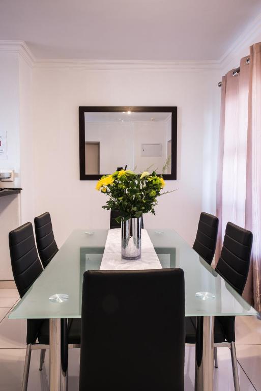 Prestige Apartments Sandton at Westpoint - 