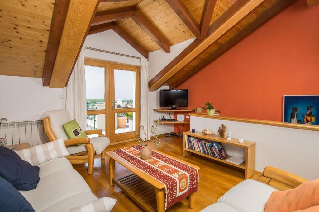TV a/nebo společenská místnost v ubytování Apartment Zlendic