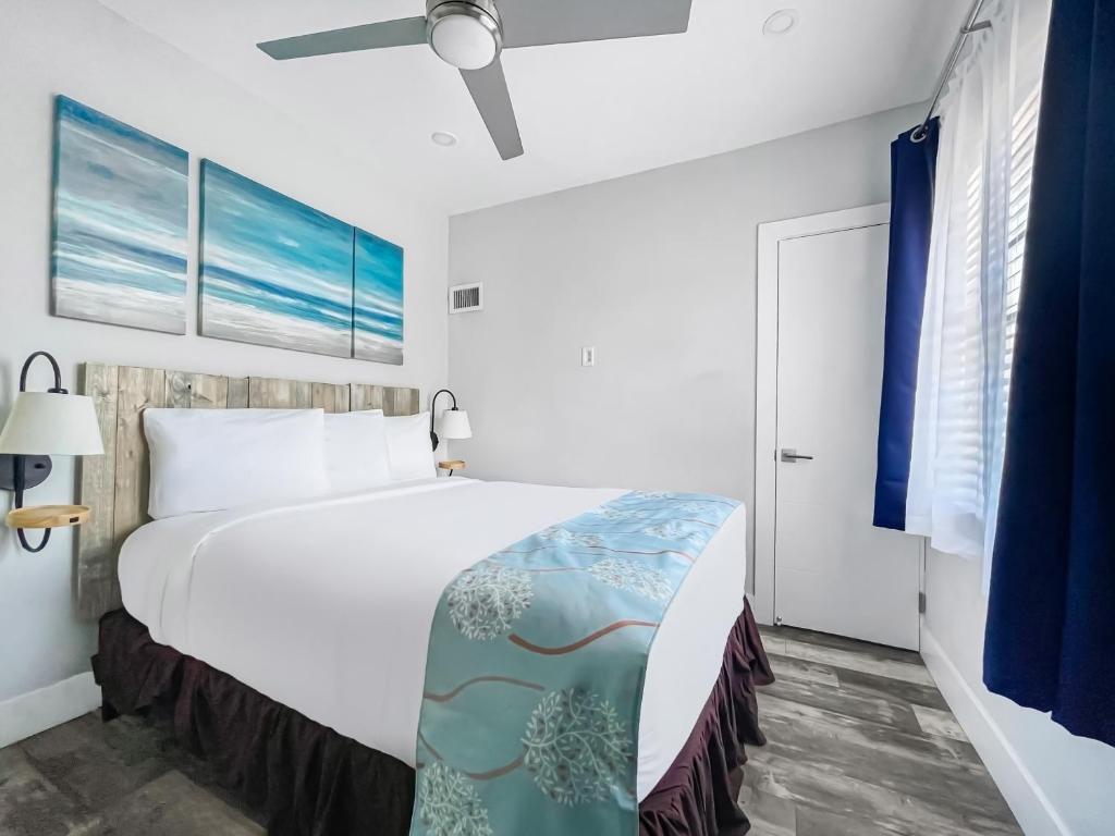 Hollywood Beach Hotels - 