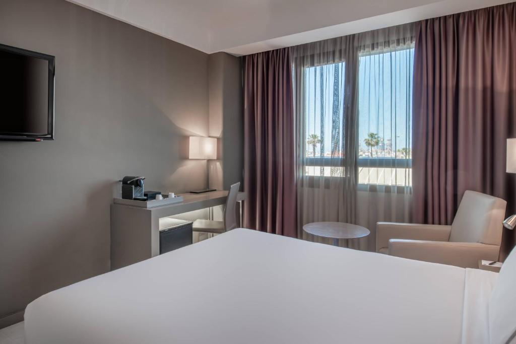 Posteľ alebo postele v izbe v ubytovaní AC Hotel Iberia Las Palmas by Marriott