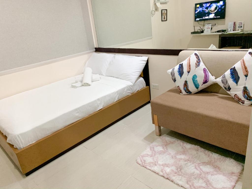 The Persimmon Studios Near Ayala and SM City Cebu - Standard Studio
