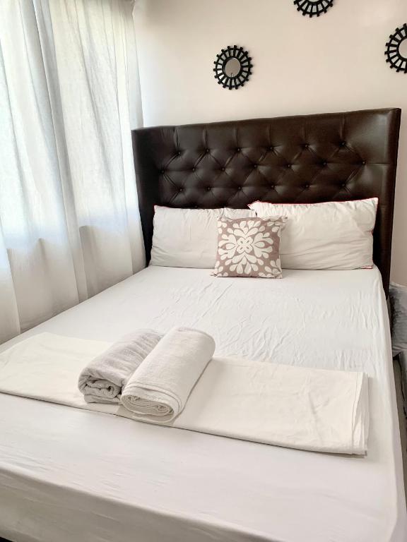 The Persimmon Studios Near Ayala and SM City Cebu - Studio With Pool View