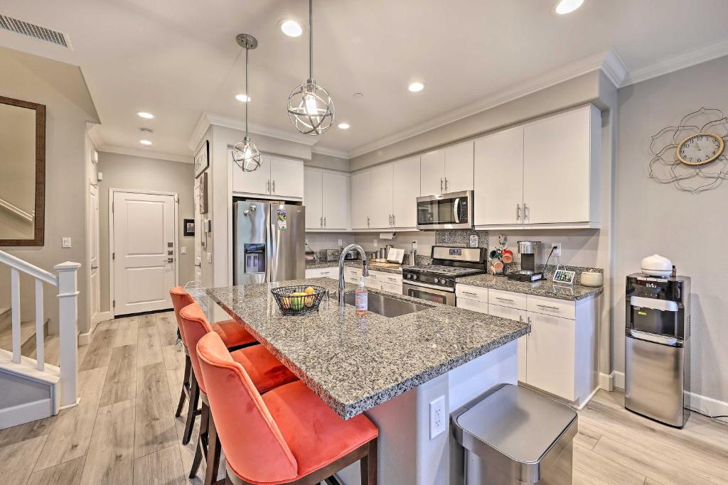 Holiday home Corona, CA, Vacation Rental with Pool Access, USA