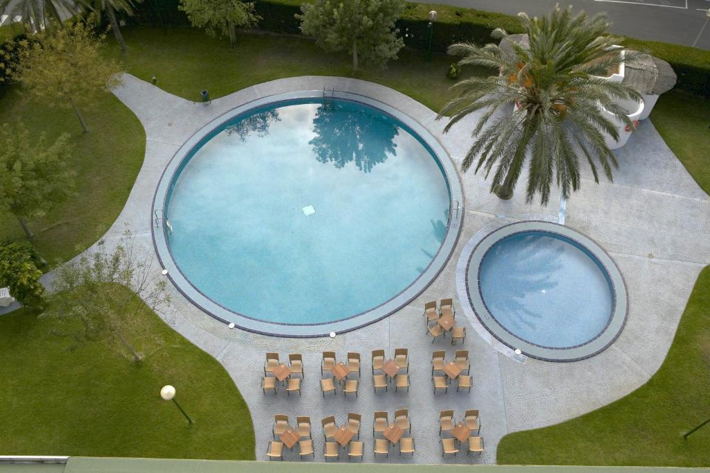 Výhled na bazén z ubytování Prestige Goya Park nebo okolí