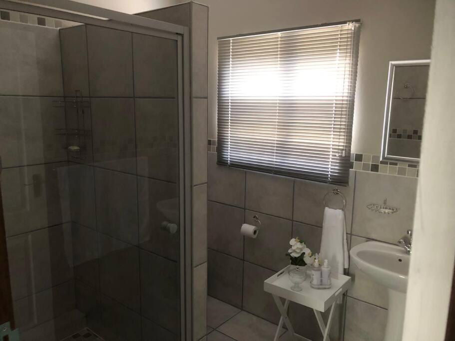 Un baño de The Studio