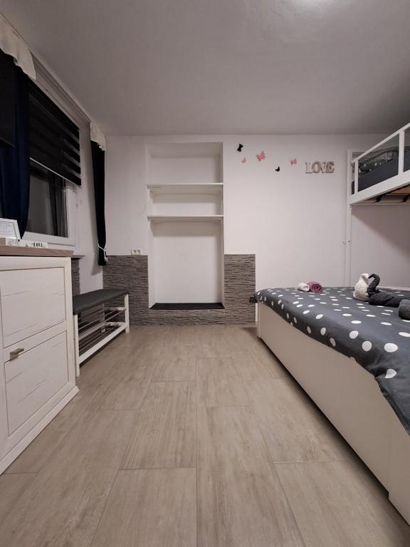 Freedom house - Camera Tripla Con Bagno In Comune