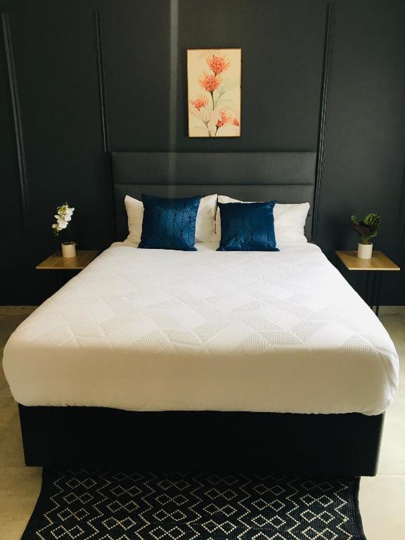 Black Rose Guesthouse - 