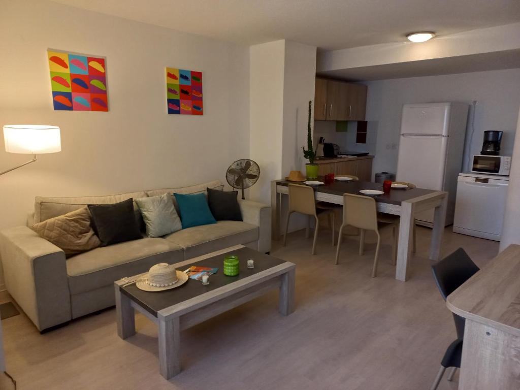 Kuchyňa alebo kuchynka v ubytovaní Apparteo Perpignan