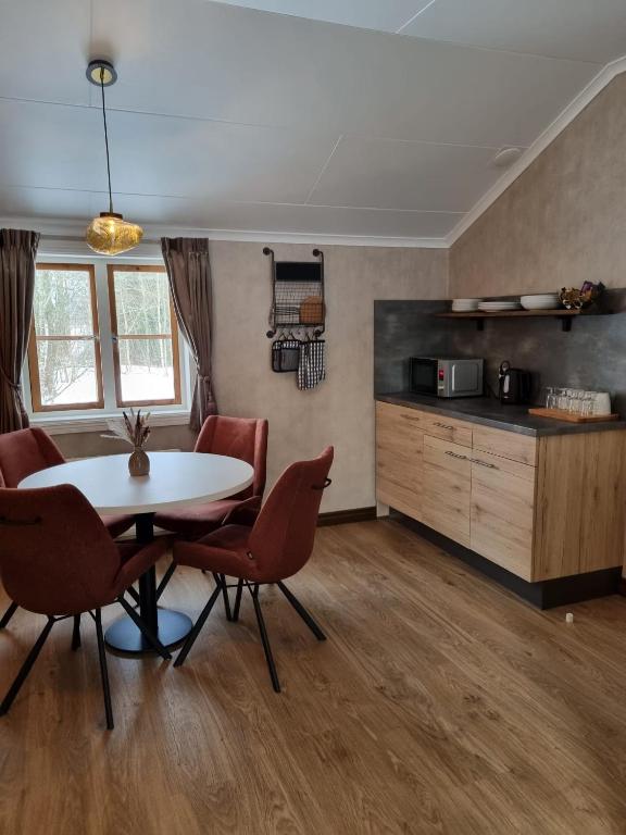 Кухня или мини-кухня в Strandås B&B
