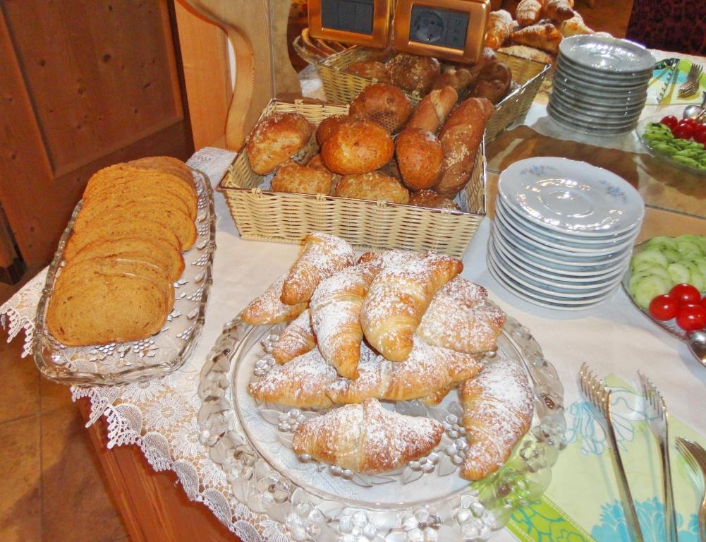 Jedlo v ubytovaní bed & breakfast alebo blízkom okolí