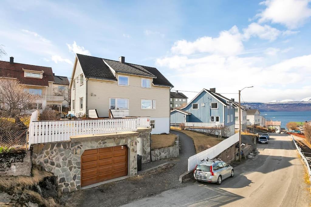 Apartment Helt nytt, oppgradert hus med fantastisk utsikt., Narvik