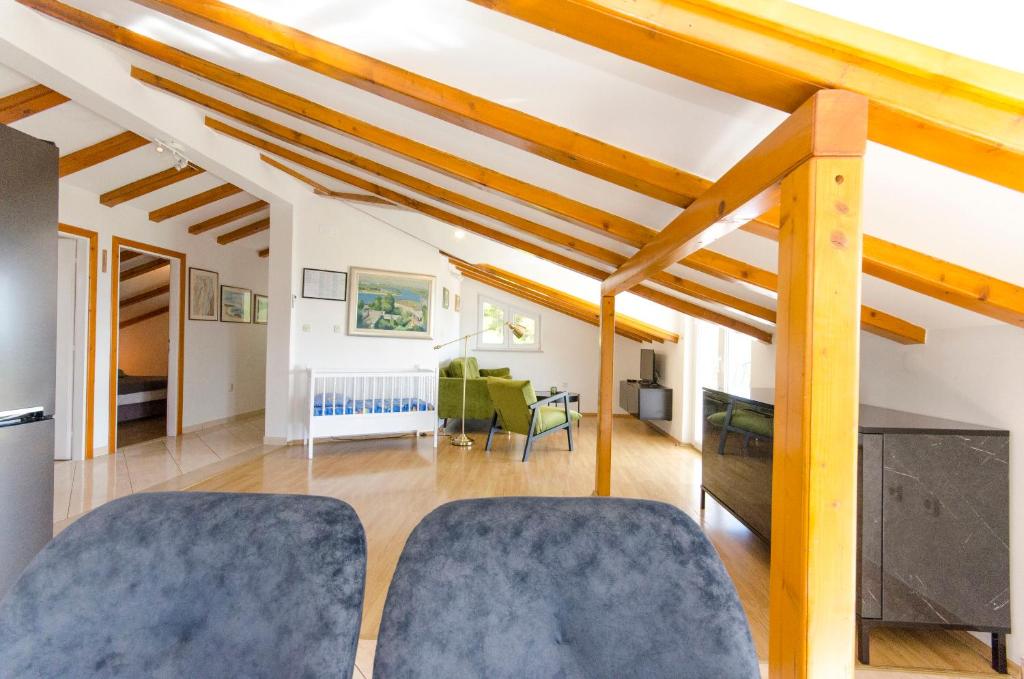 Posezení v ubytování House Ratac