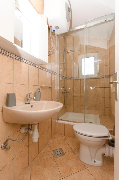Koupelna v ubytování House Ratac