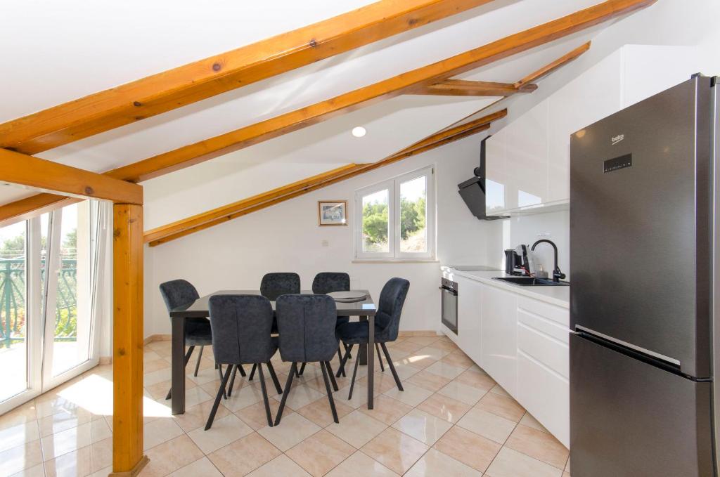 Kuchyň nebo kuchyňský kout v ubytování House Ratac