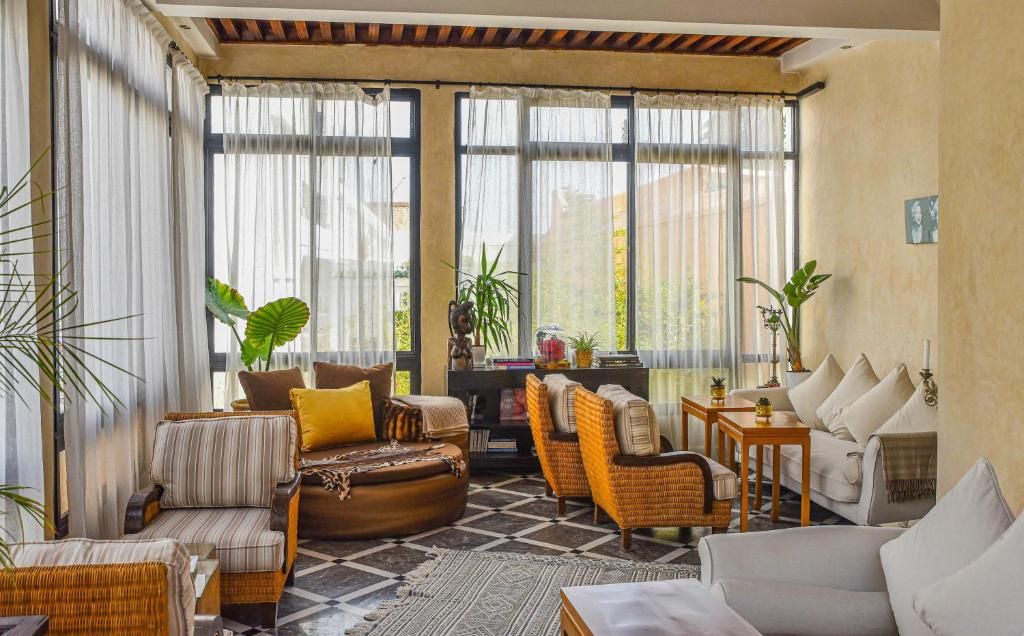 Posezení v ubytování Riad Mayfez Suites & Spa