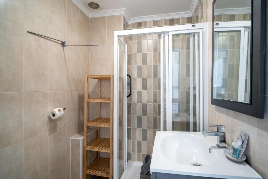 Koupelna v ubytování Carabeo 27 Studios Casasol