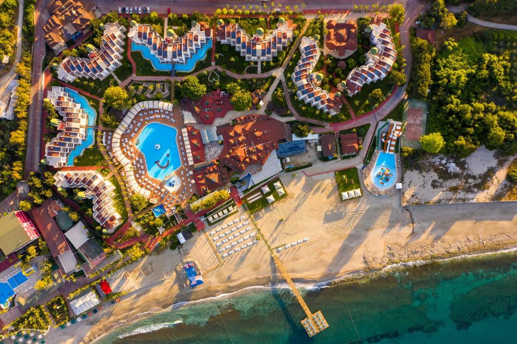 Bazén v ubytování TUI BLUE Pascha Bay nebo v jeho okolí