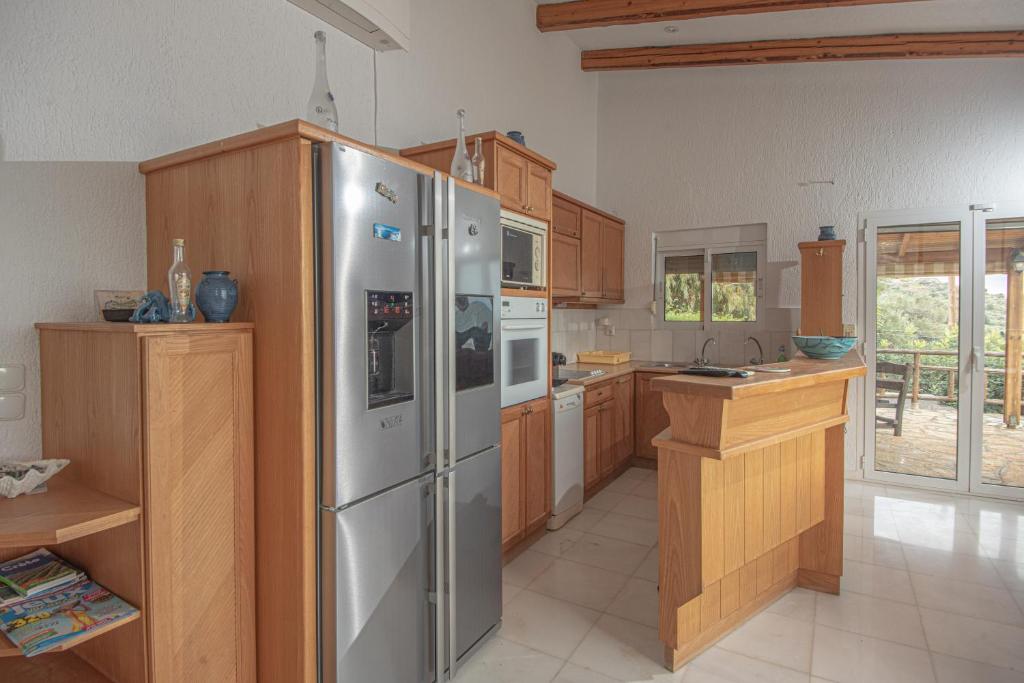 Fotografia z galérie ubytovania Spacious Villa in Kato Pine with Sea View and Private Pool. v destinácii Elunda