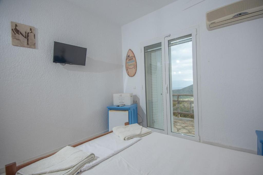 Fotografia z galérie ubytovania Spacious Villa in Kato Pine with Sea View and Private Pool. v destinácii Elunda