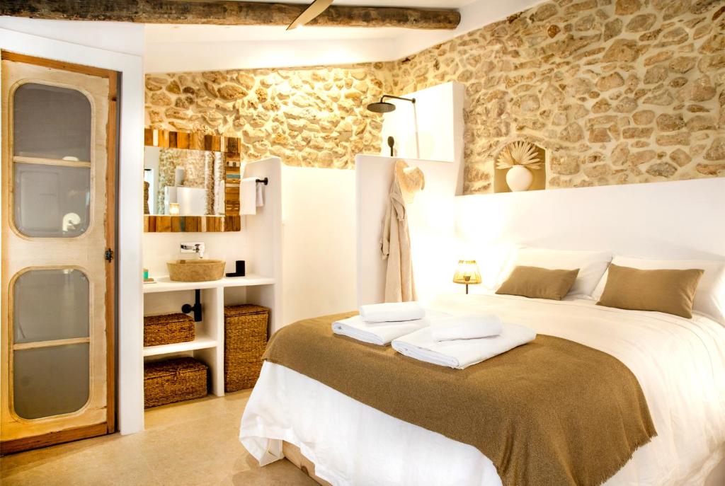 Postel nebo postele na pokoji v ubytování Villa Marineta - Apartamento con encanto en el puerto de Dénia - MyM Mediterranean Houses