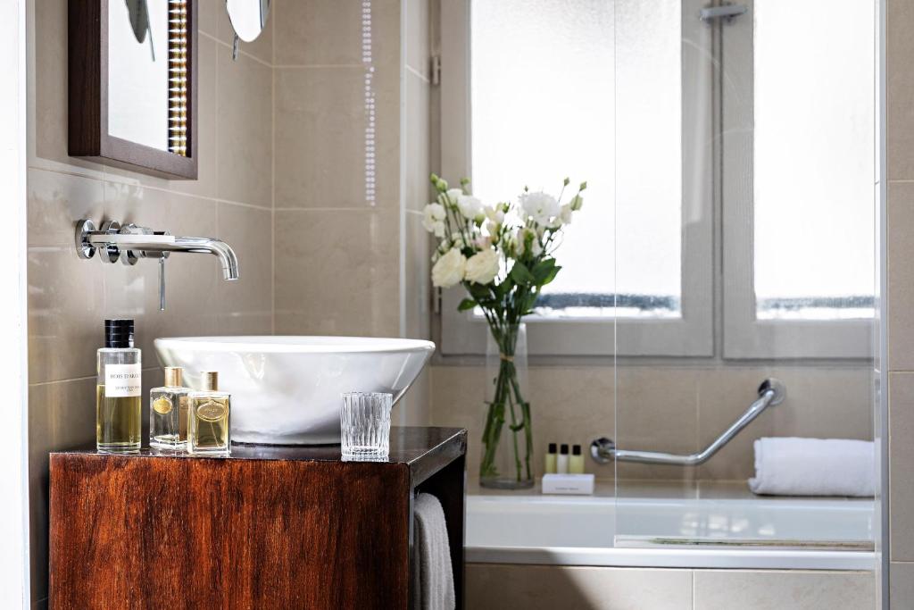 Holiday Inn Paris Palais de l'Elysée by IHG - Resim 12