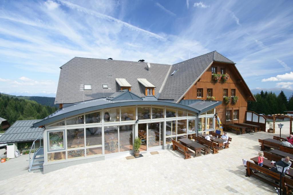 a large building with a lot of windows at Almidylle Sabathy in Obdach