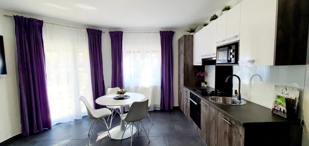 Blue Diamond **** - 9