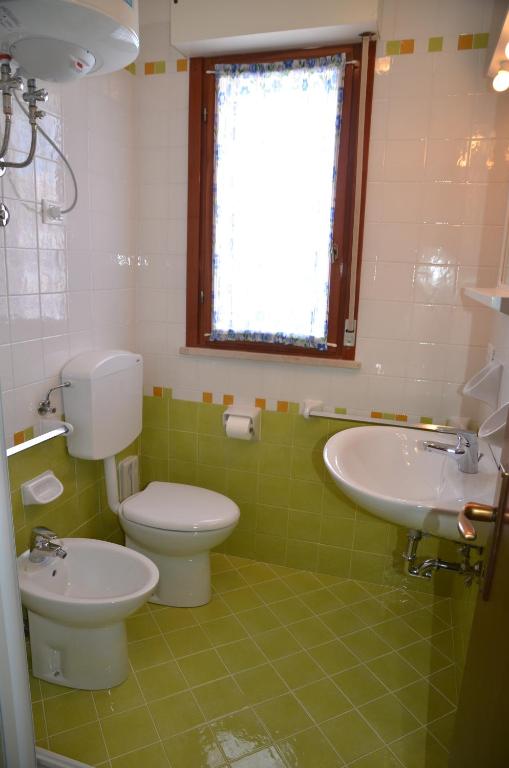A bathroom at Residence Valbella
