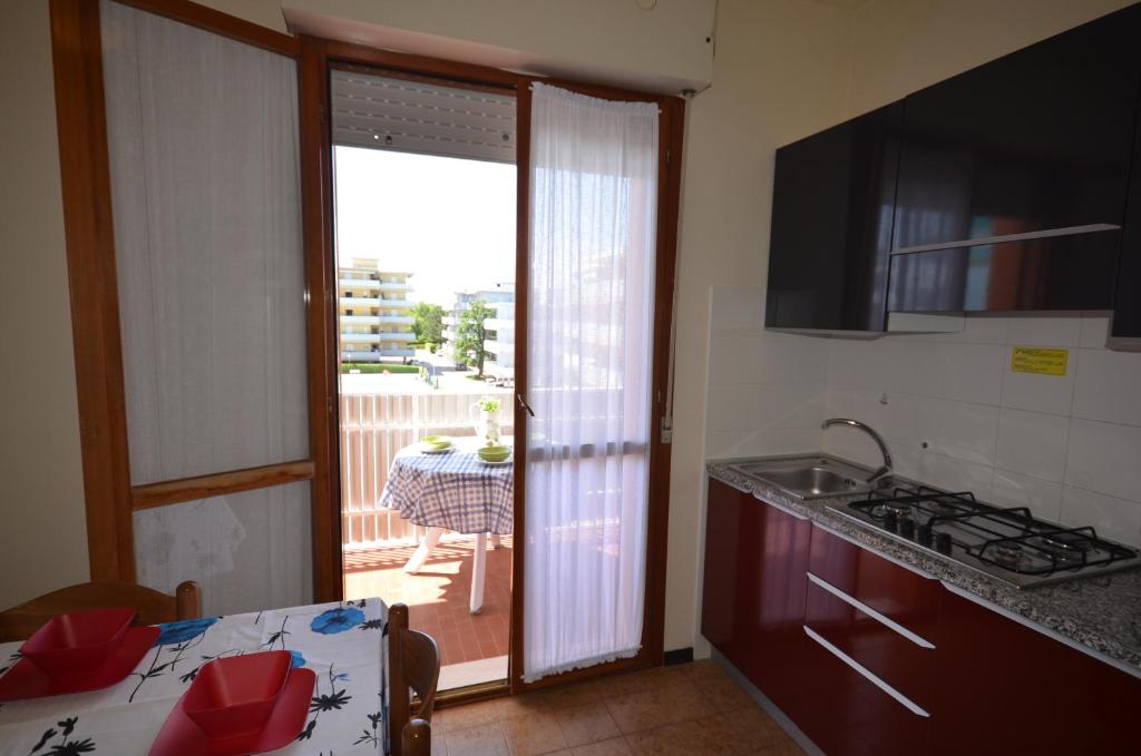 A kitchen or kitchenette at Residence Valbella