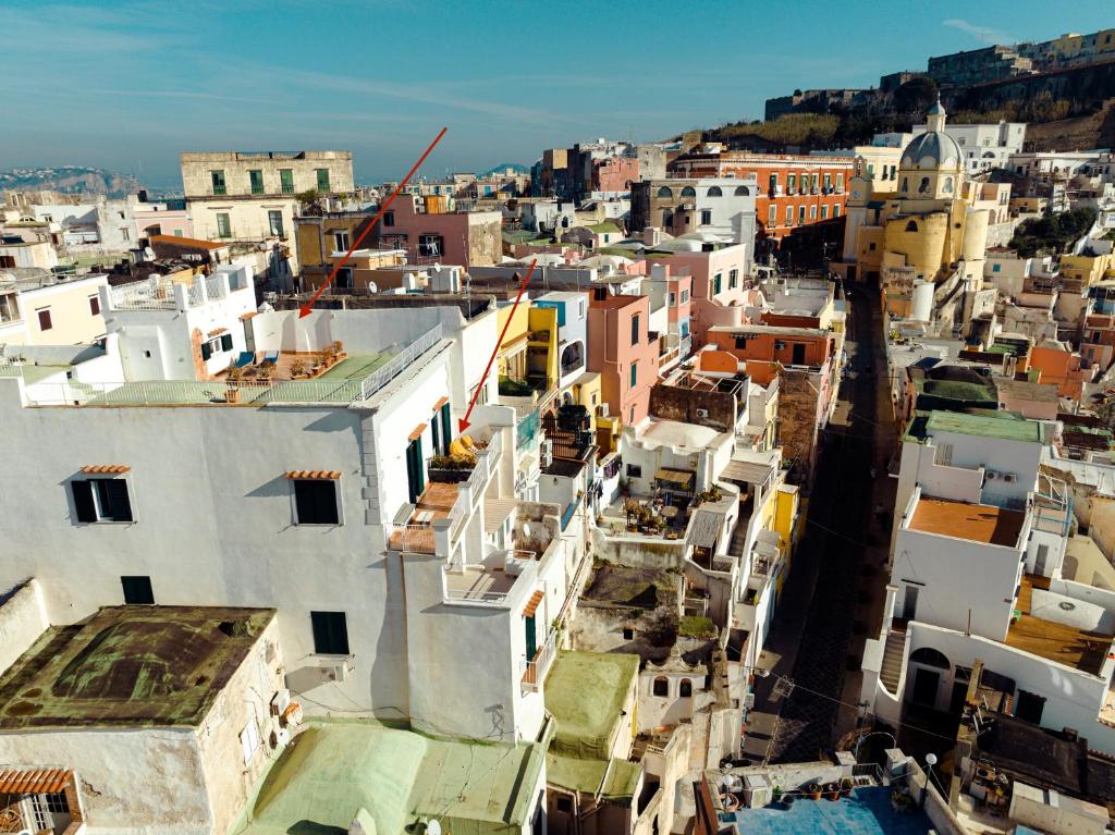 Nespecifikovaný výhled na destinaci Procida nebo výhled na město při pohledu z apartmánu