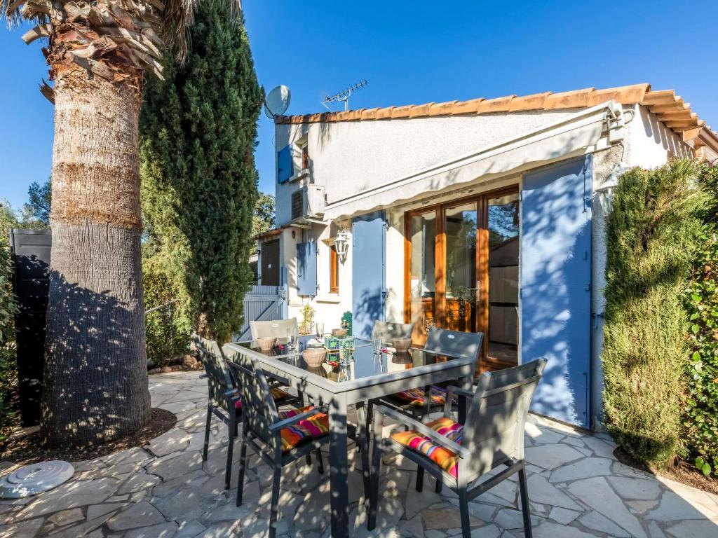 Photo de la galerie de l'établissement Holiday Home Le Clos d'Azur 2 by Interhome, à La Motte