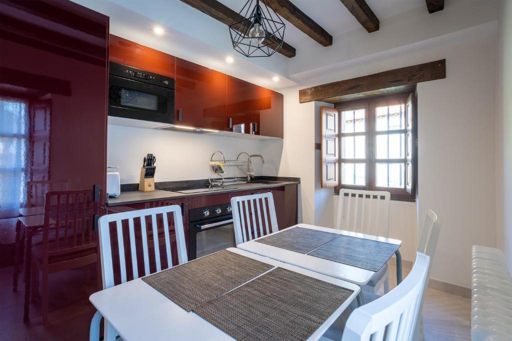 Kuchyň nebo kuchyňský kout v ubytování Apartamentos Los Edules