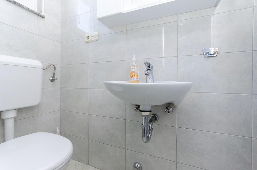 Kúpeľňa v ubytovaní Apartments Slavica R