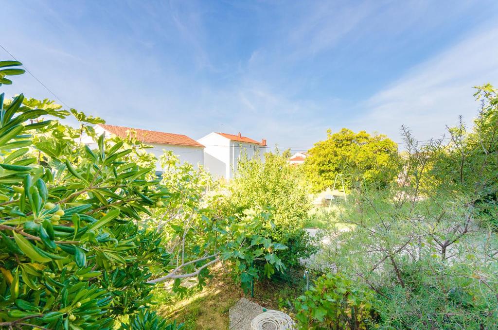 Vonkajšia záhrada v ubytovaní Apartments Slavica R