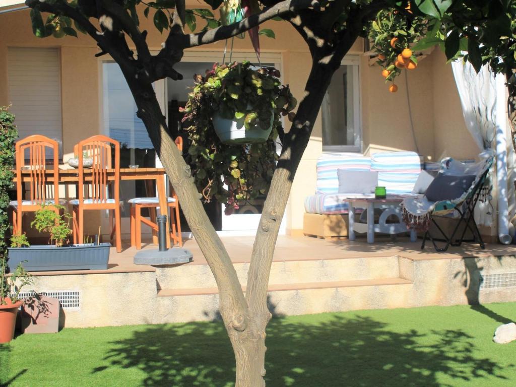Vonkajšia záhrada v ubytovaní Suitur casa baquera en la playa larga roda de bará