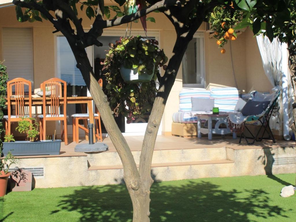 Vonkajšia záhrada v ubytovaní Suitur casa baquera en la playa larga roda de bará