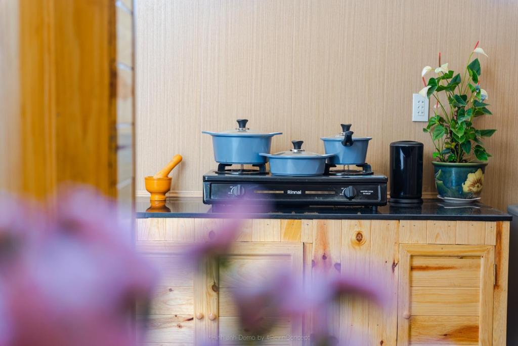 Nhà bếp/bếp nhỏ tại Lam Vien Garden Villa - Homestay Da Lat