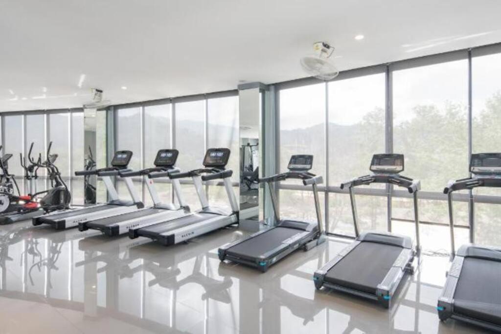 Fitness centrum a/nebo fitness zařízení v ubytování Kamala Beach D68 Exclusive Junior Suite
