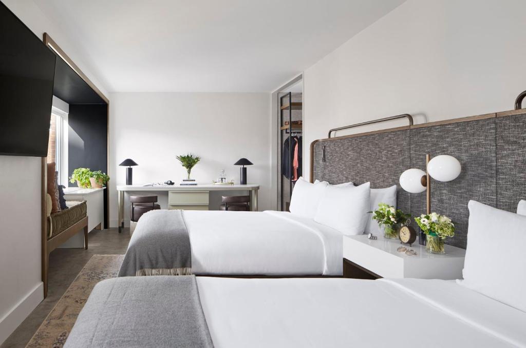 Vignette Collection Yours Truly DC, an IHG Hotel - Premium Queen Room With Two Queen Beds And Courtyard View