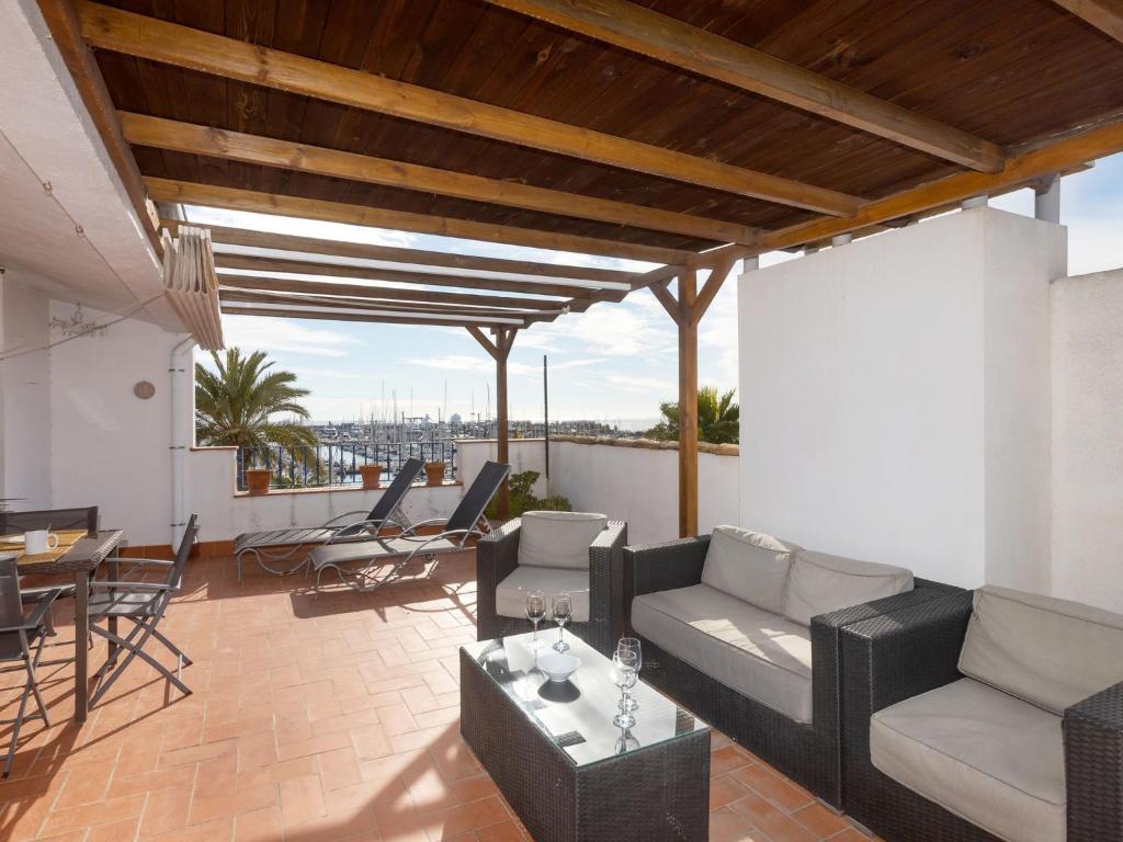 Posedenie v ubytovaní Apartment Port Vilanova by Interhome