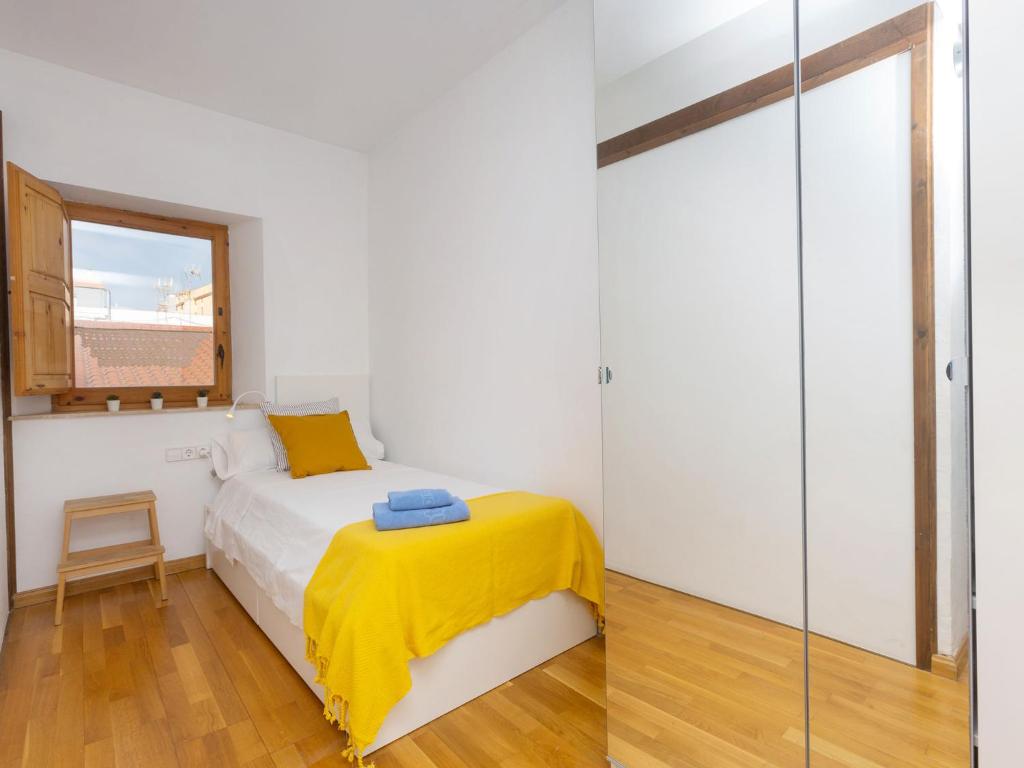 Posteľ alebo postele v izbe v ubytovaní Apartment Port Vilanova by Interhome