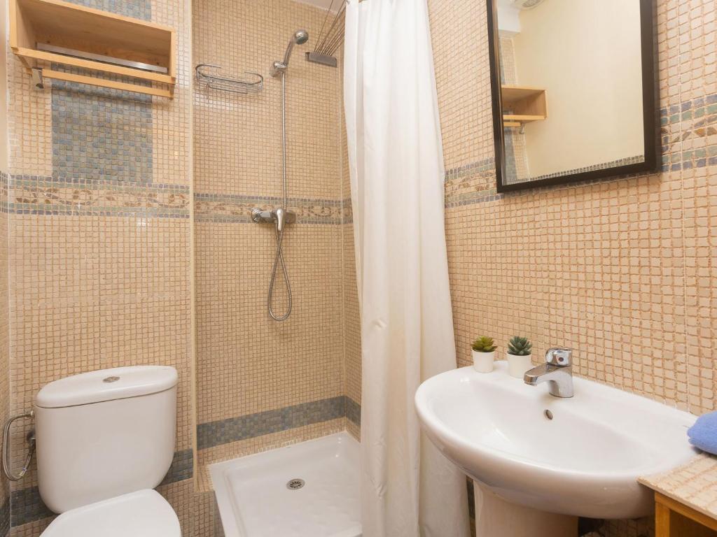 Kúpeľňa v ubytovaní Apartment Port Vilanova by Interhome